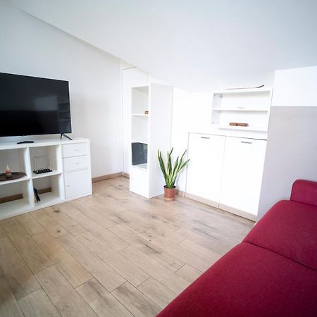 Flat With Terrace Close To Forum And Milanofiori Metro Асаго Екстериор снимка