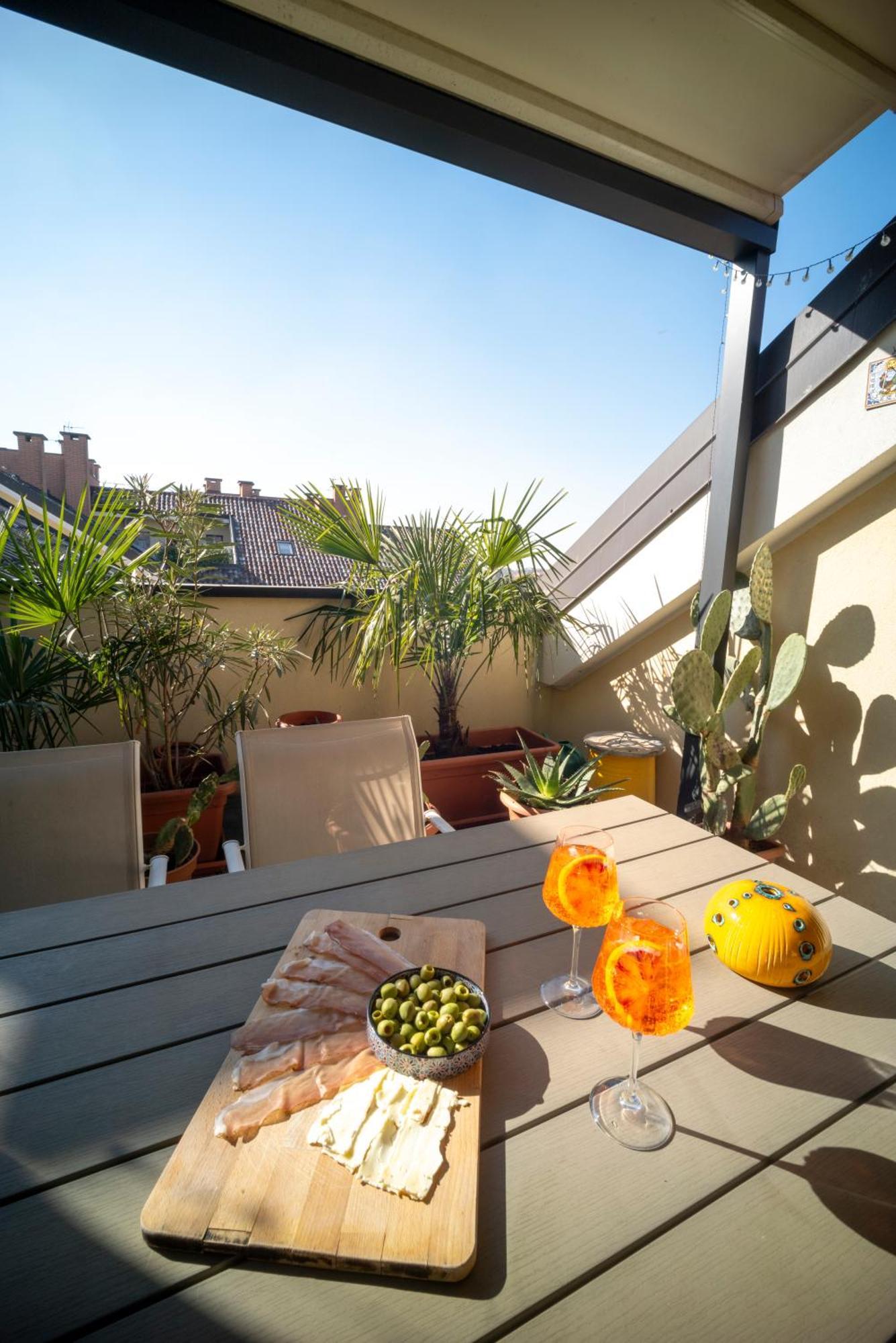 Flat With Terrace Close To Forum And Milanofiori Metro Асаго Екстериор снимка